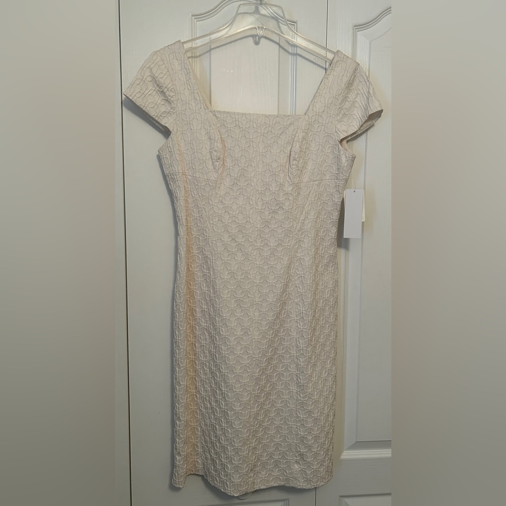 Adrianna Papell: White Square Neckline Sleeveless Dress. Size 10